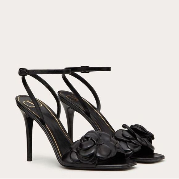 RARE VALENTINO GARAVANI ATELIER 03 Rose Edition Sandals in Black - Picture 1 of 5